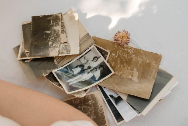 Terapia de Reminiscencia: conexión y bienestar para personas mayores