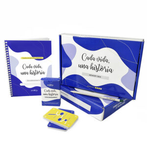 Caja de Memoria Envita Stories con cuaderno de notas, cartas conversacionales y lápiz plantable. Una herramienta para recopilar historias de vida y recuerdos significativos.