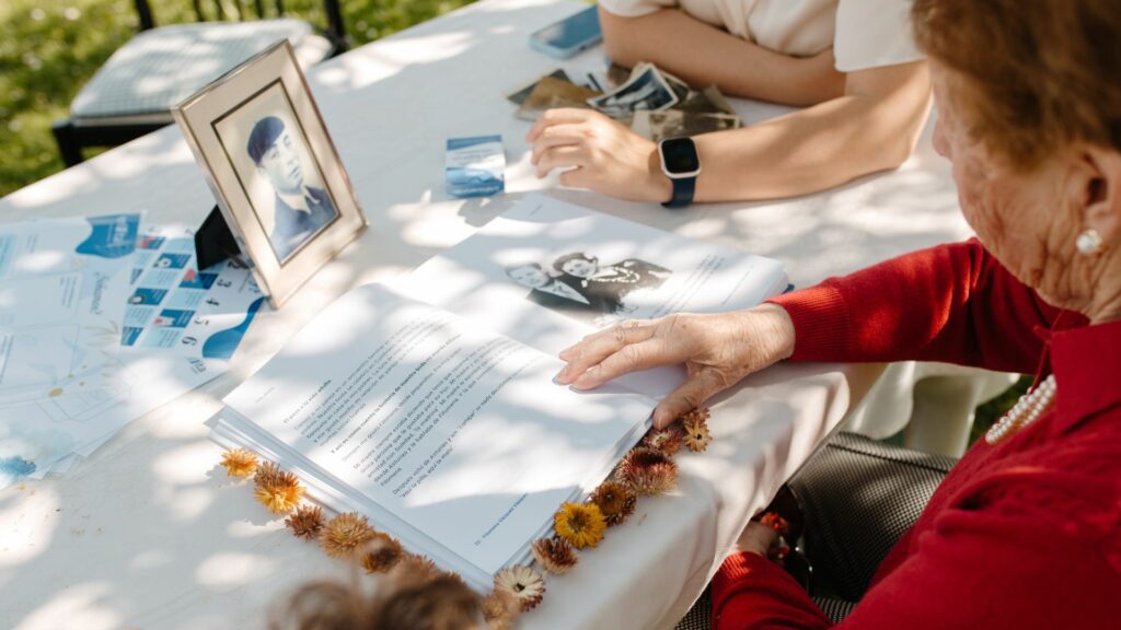 Las mujeres mayores. Pilares invisibles de nuestra sociedad - Envita