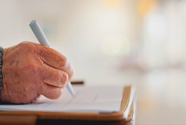 ¿Cómo se mide la Atención Centrada en la Persona? Herramientas para evaluar su implementación y la Escala MeVes de Envita