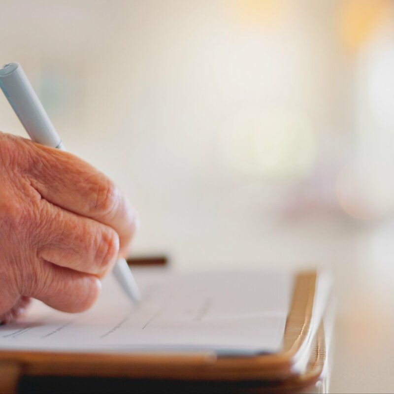 ¿Cómo se mide la Atención Centrada en la Persona? Herramientas para evaluar su implementación y la Escala MeVes de Envita